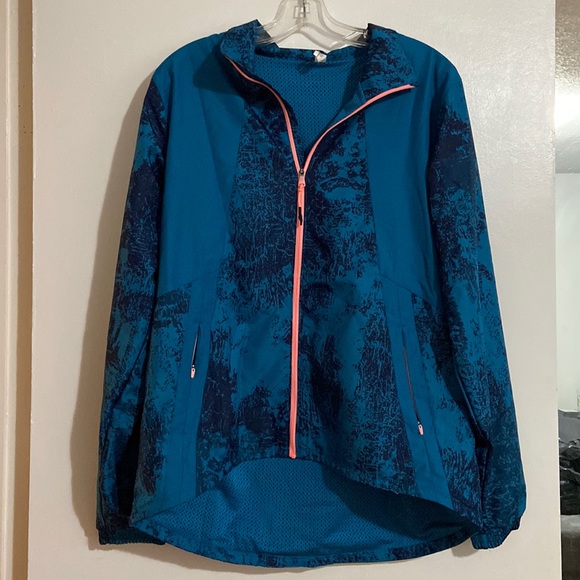 UNDER ARMOUR - Intl Printed Run Running Jacket- Blue with coral accents - Picture 2 of 3